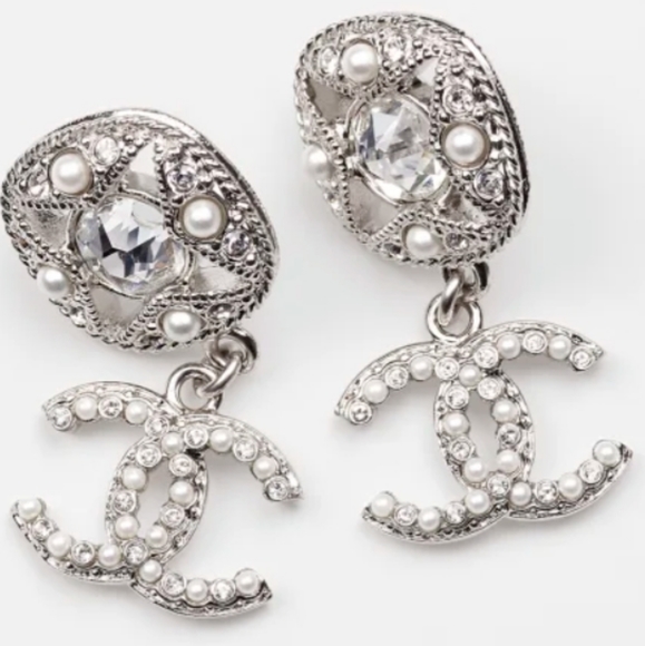 🆕 SOLD !!!! CHANEL Runway Spring /Summer 22 - Picture 7 of 12